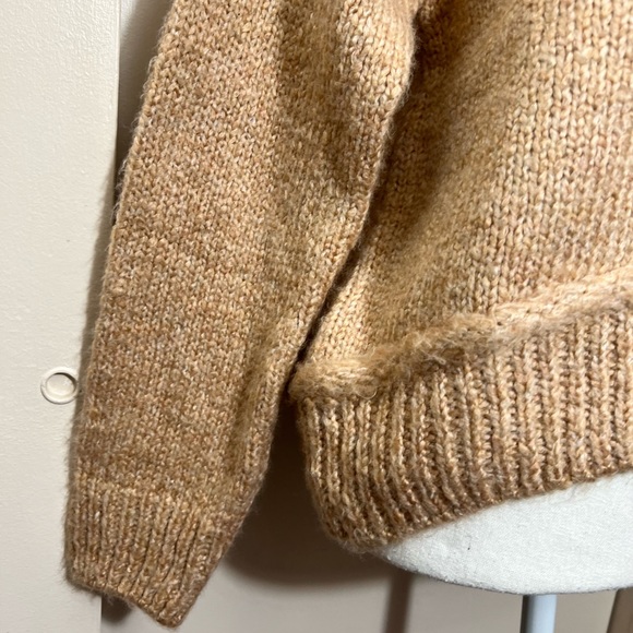 NWT Topshop tan amber funnel mock neck button shoulder fuzzy chunky sweater XS - Picture 5 of 15
